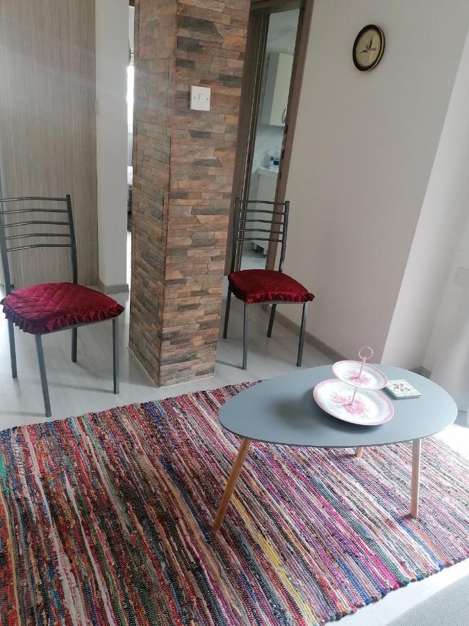 Elenas 1 Bedroom Apartment In Limassol Center Exterior foto